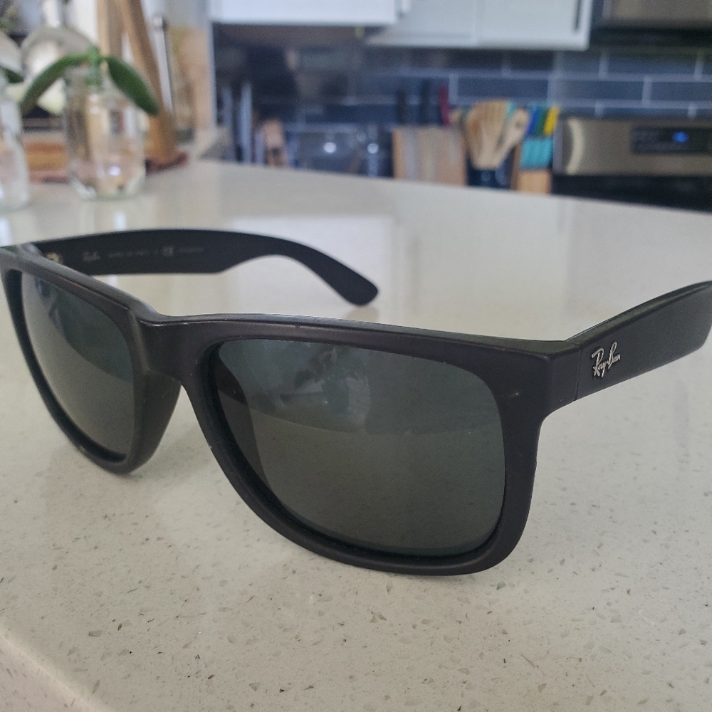 Ray-Ban Sunnies